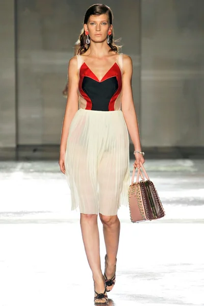 Look 29